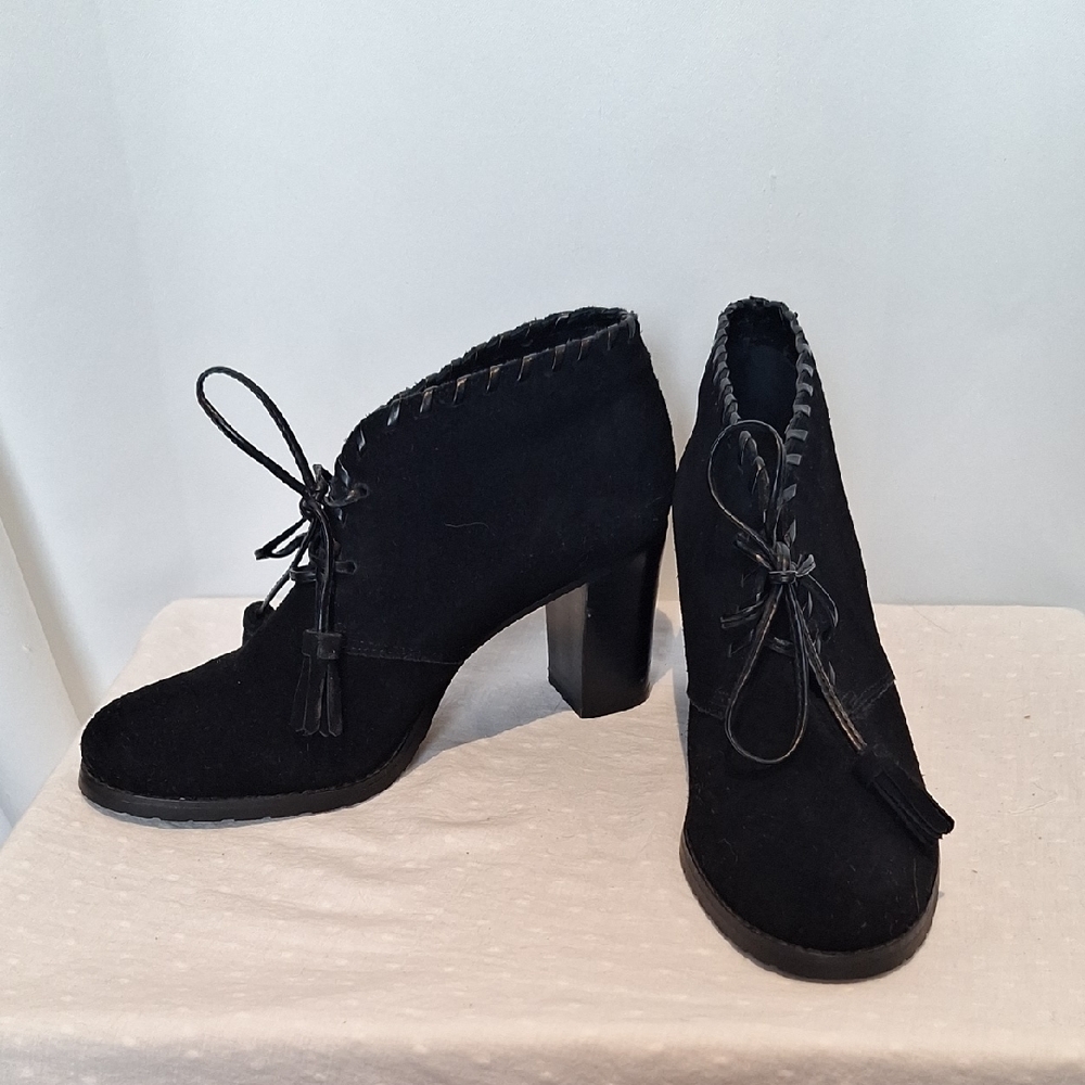 Ralph Lauren Carla Black Suede Whipstitch Heeled Booties Size 7.5 B